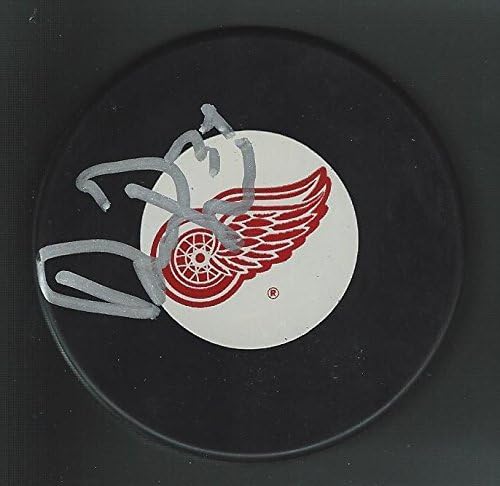 Daniel Larsson Aláírt Detroit Red Wings Puck - Dedikált NHL Korong